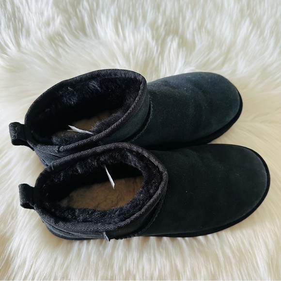 Ugg Classic Ultra Mini Black Boots Sz 8 - Picture 9 of 11